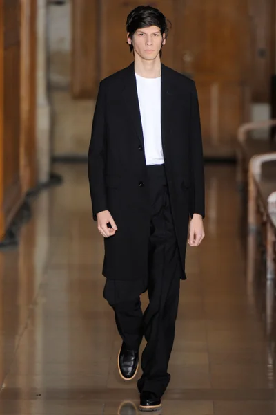 Look 28